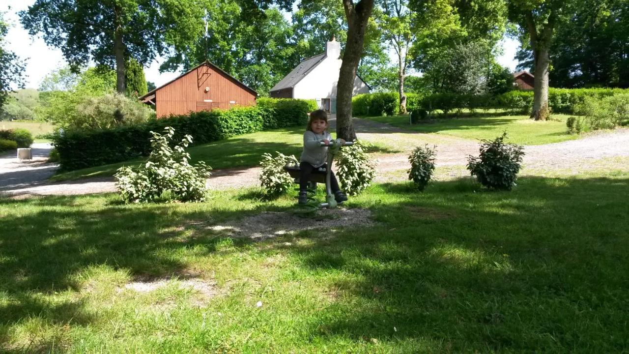 Camping Le Balcon De La Baie Saint-Marcan Exterior foto